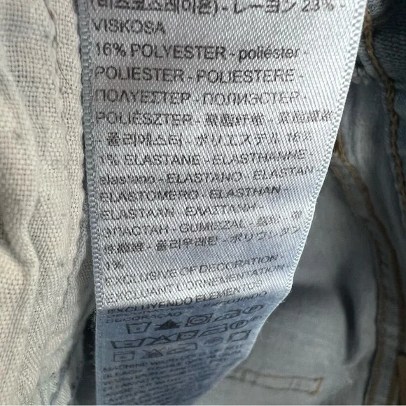 NWT Levi’s Classic Straight Fit Women’s Jeans Light Wash Size 27x30 (4) - Picture 11 of 13